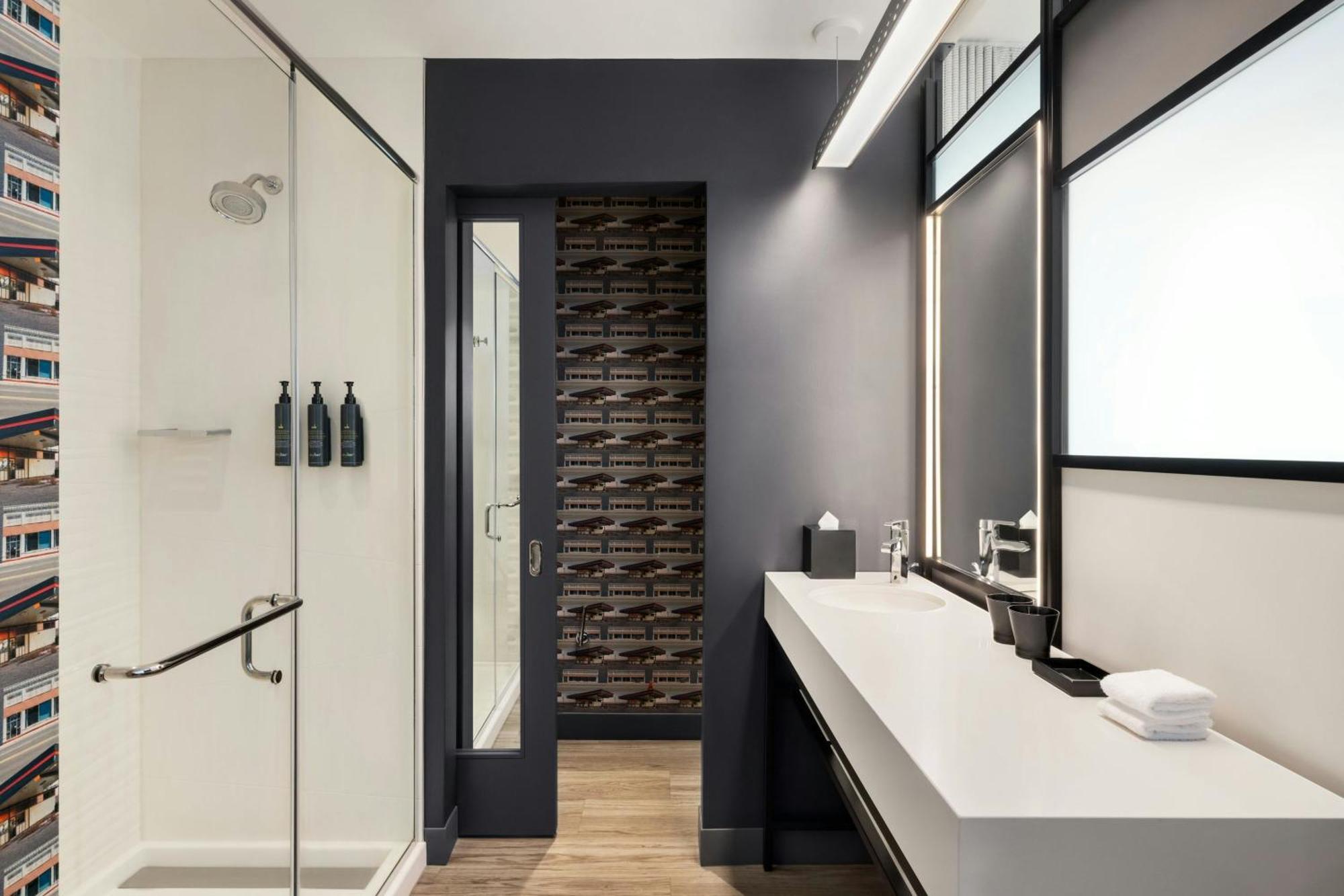 Отель Aloft Wilmington At Coastline Center Экстерьер фото